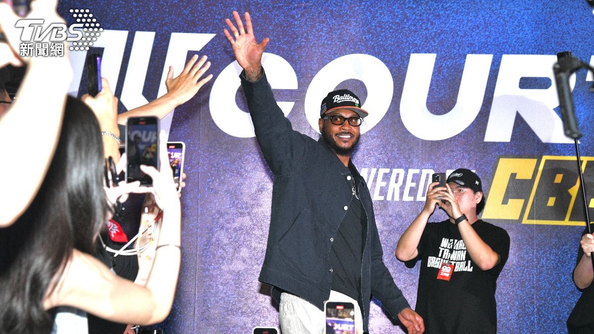 NBA「甜瓜」出席活動遲到　熱情粉絲不畏酷熱苦等High翻