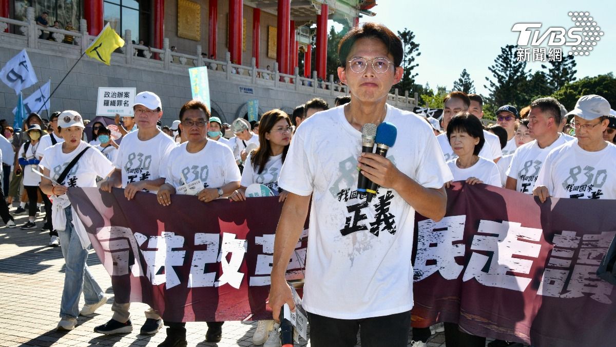 號召千人「闖官邸」警方要辦了　黃國昌笑回：那就來啊