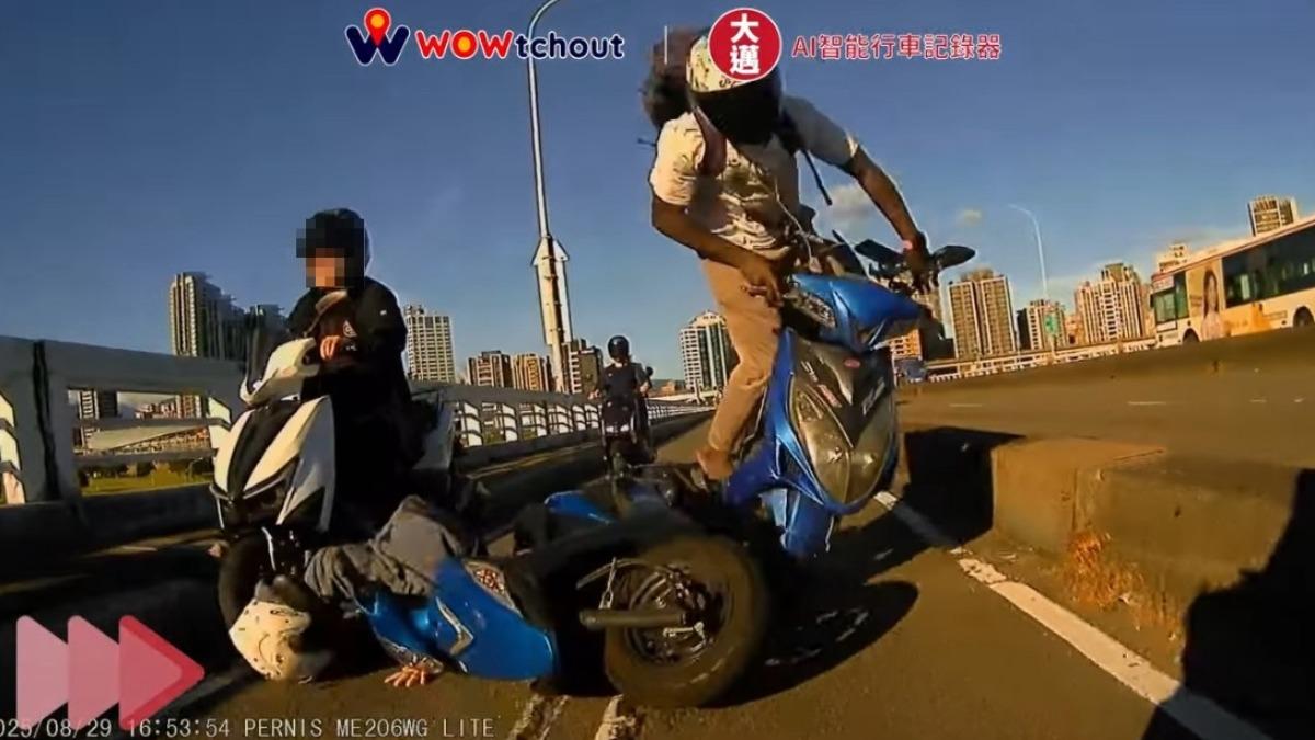 新北市三重區日前發生一起交通事故。（圖／翻攝自WoWtchout - 地圖型行車影像分享平台）