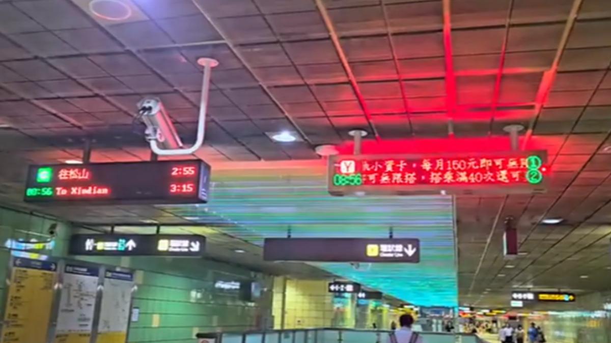 跑馬惹怨！環狀線「17秒看不到列車時間」　新北捷運回應了