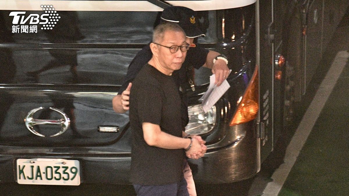 小草籲主席位還給柯文哲？　民眾黨駁：沒這種見縫插針的話