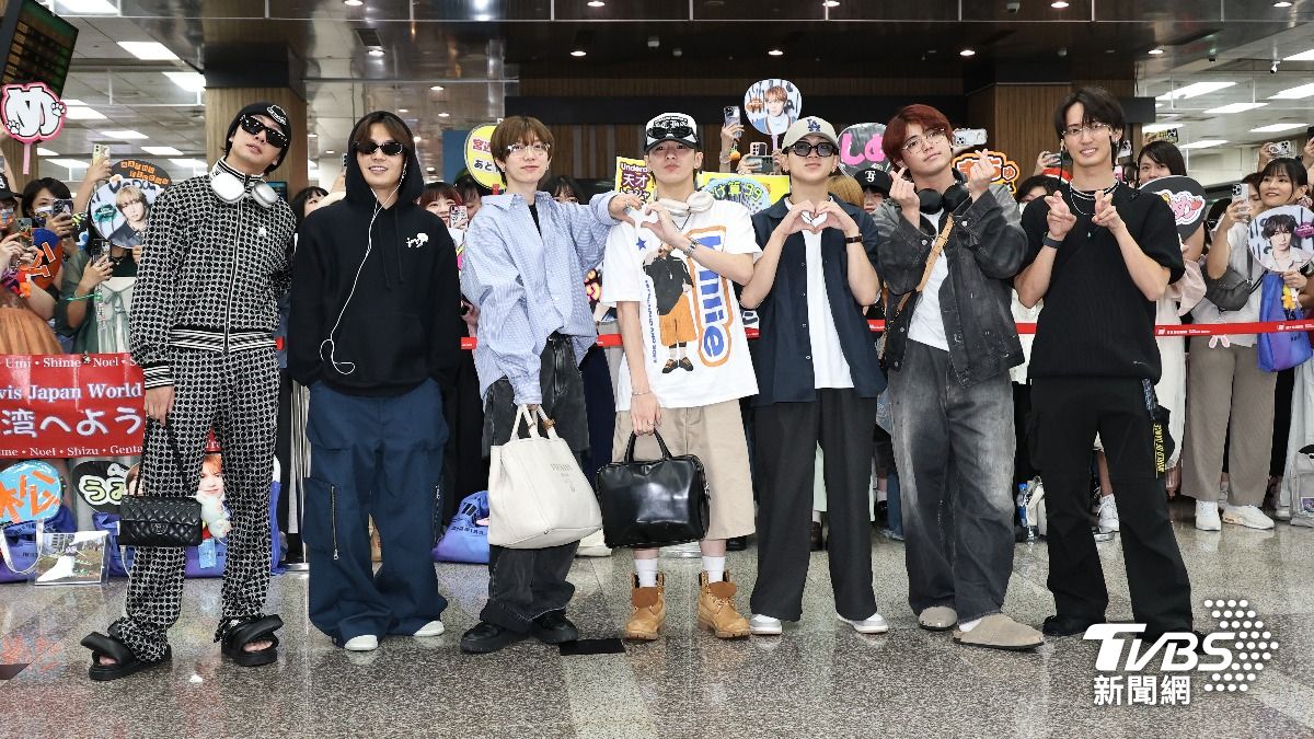 Travis Japan成員左起為中村海人、松田元太、七五三掛龍也、松倉海斗、宮近海斗、吉澤閑也、川島如惠留。（圖／張哲鳴攝）