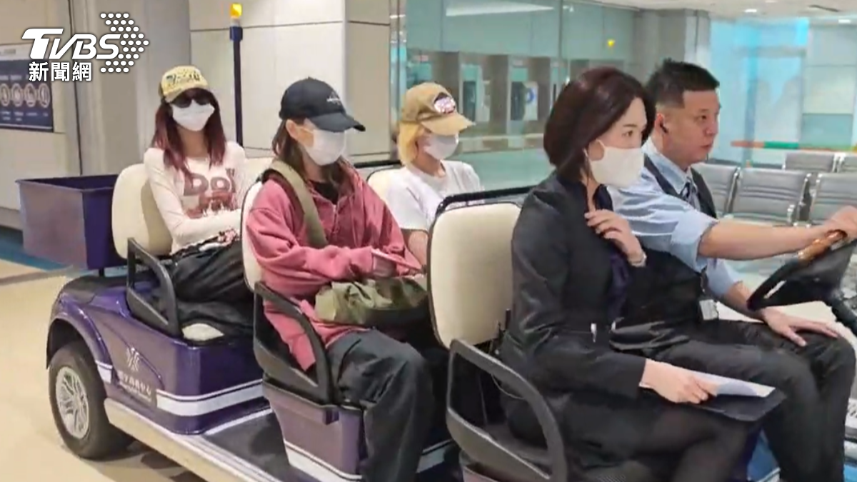 ITZY arrives in Taiwan for Taipei Arena concert Saturday