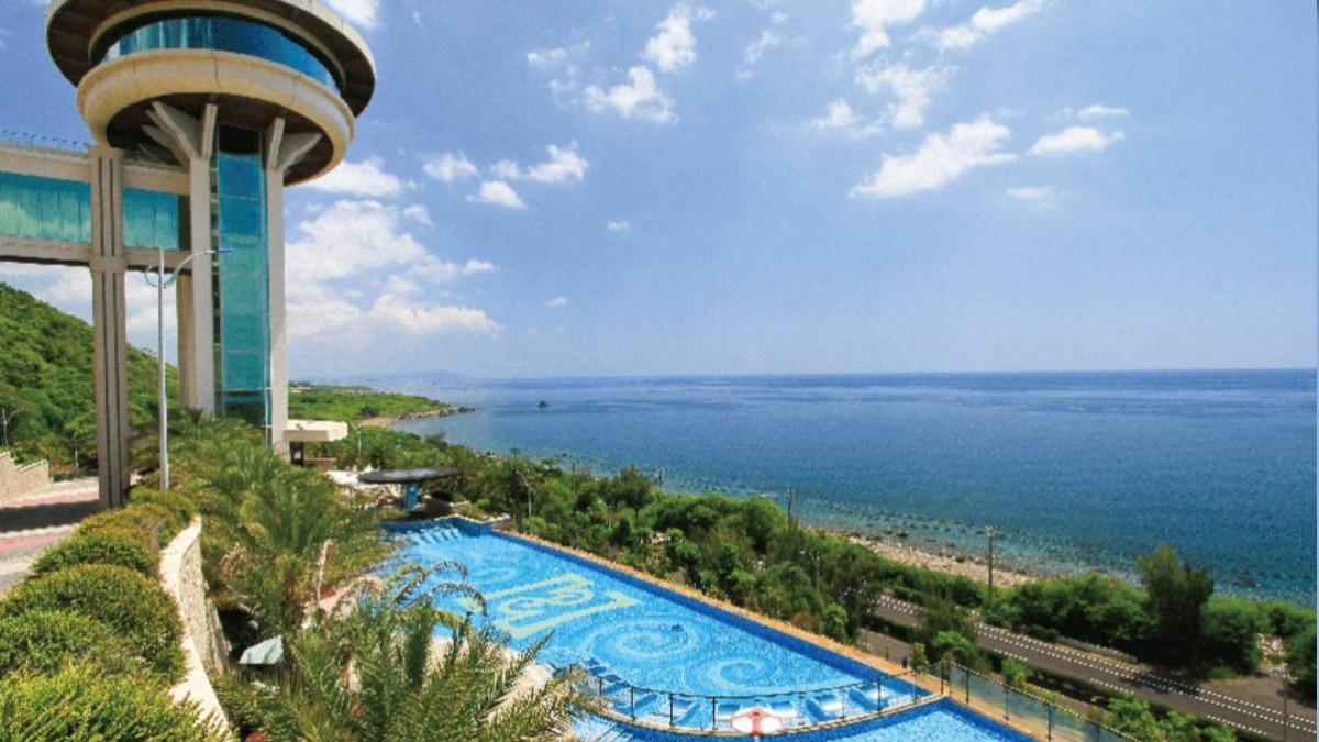 食尚小編嚴選5間花蓮、屏東景觀旅宿。圖為H會館依山傍海，坐擁恆春半島最高視野。（圖／H會館提供）