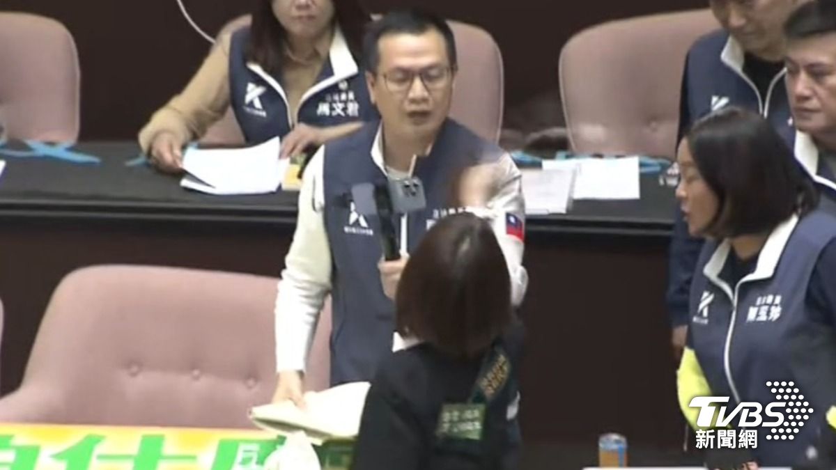 2026難？　邱議瑩揮巴掌遭起訴　羅智強：恐坐牢