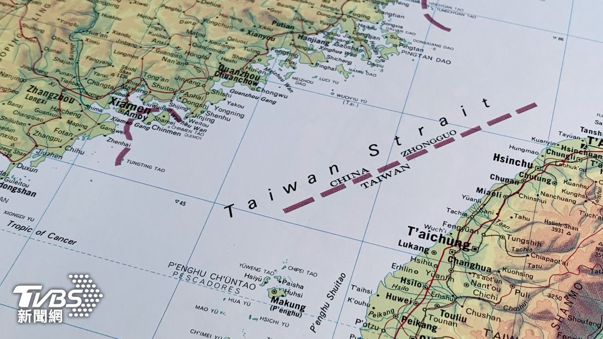 軍艦-台灣海峽-南海-聯合軍演-澳洲海軍-加拿大海軍-魁北克號-布里斯本號-黃岩島-中國