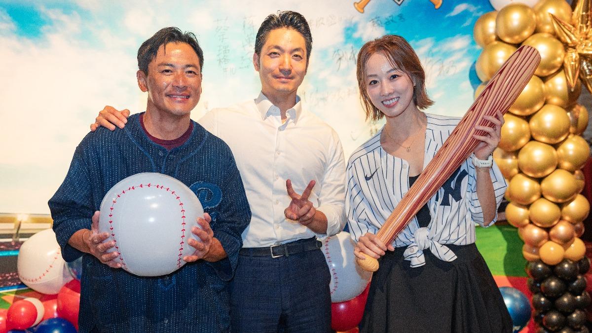 江宏恩（左起）、台北市長蔣萬安和夏語心一同參與東園少棒奪冠的慶功宴。（圖／美福、台北市政府提供）