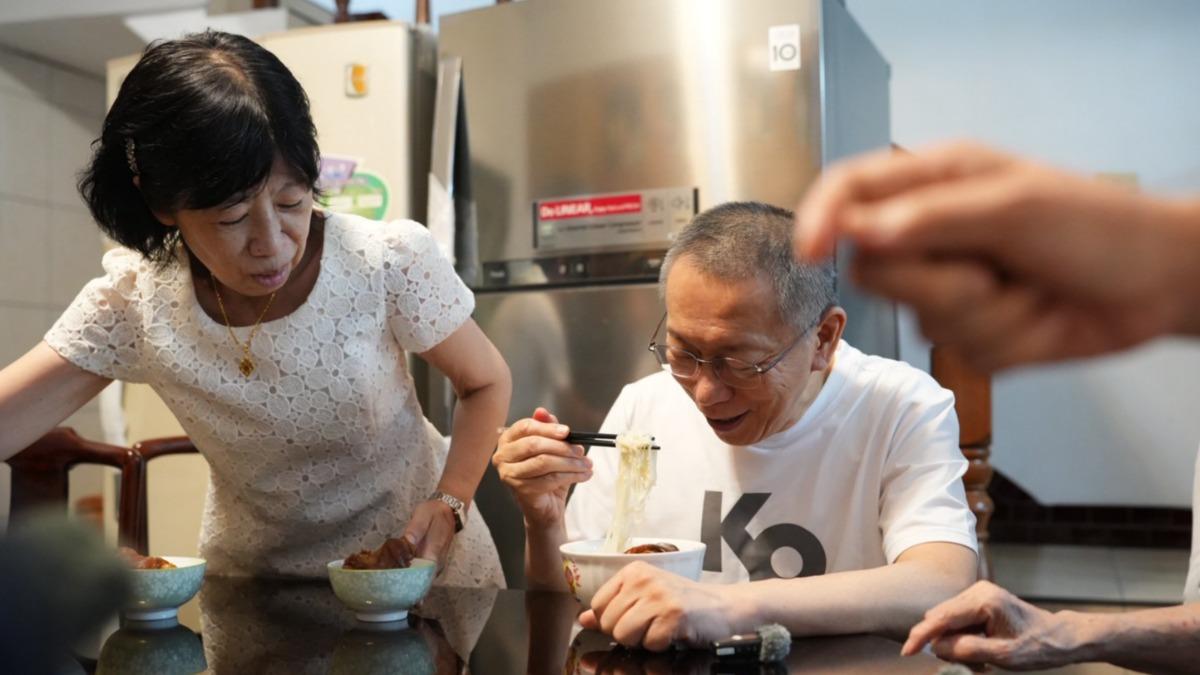 眼眶泛淚！柯文哲直奔新竹關心柯媽身體　預計後天祭拜父親