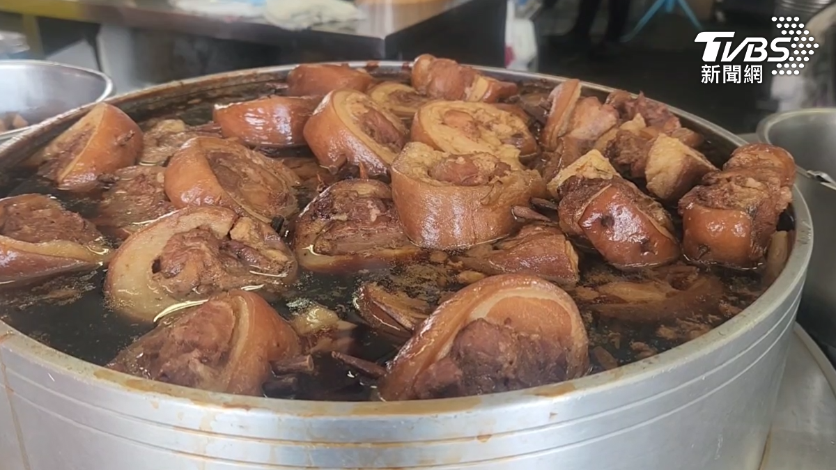 爌肉飯在網路上連載成愛情故事。（圖／TVBS）