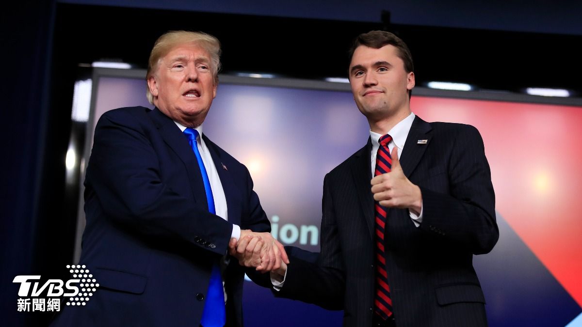 美國總統川普的政壇盟友、保守派政治評論員柯克（Charlie Kirk）今天在猶他谷大學一場活動中遭槍擊。　（圖／達志影像美聯社）