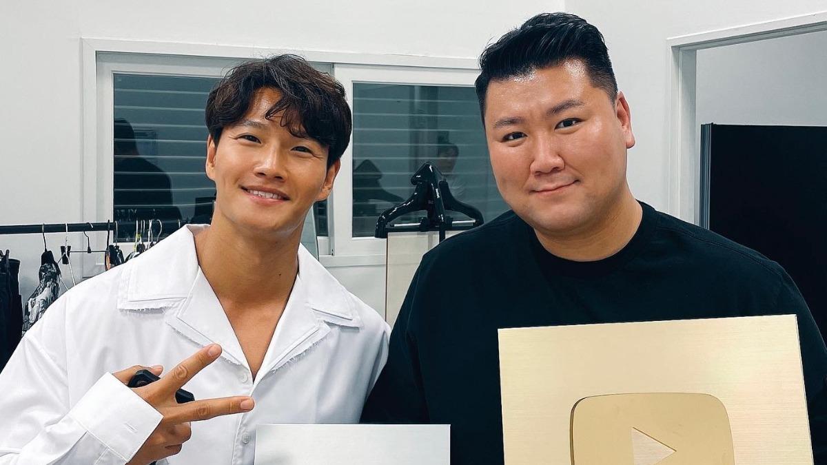 金鍾國（左）與金甲鎮合作多年。（圖／翻攝自金甲鎮IG）