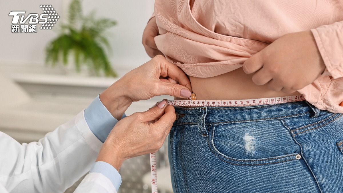 婦人退休後變胖，靠兩招成功瘦身還擺脫雙高。（示意圖／達志影像shutterstock）