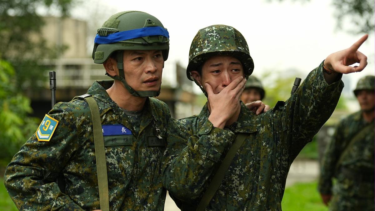 林亭翰（右）因弟兄努力不懈精神而感動落淚。（圖／台視提供）
