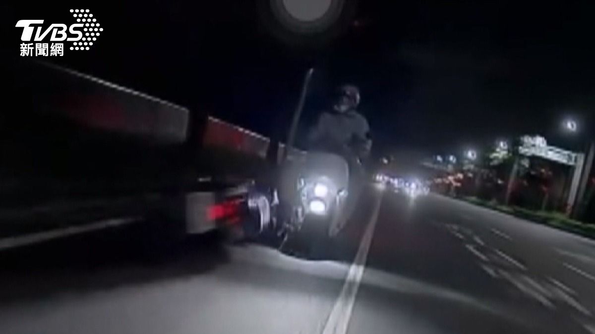 獨／離奇路倒身亡！　她撞車自摔夫苦求路過畫面　關鍵13秒曝光