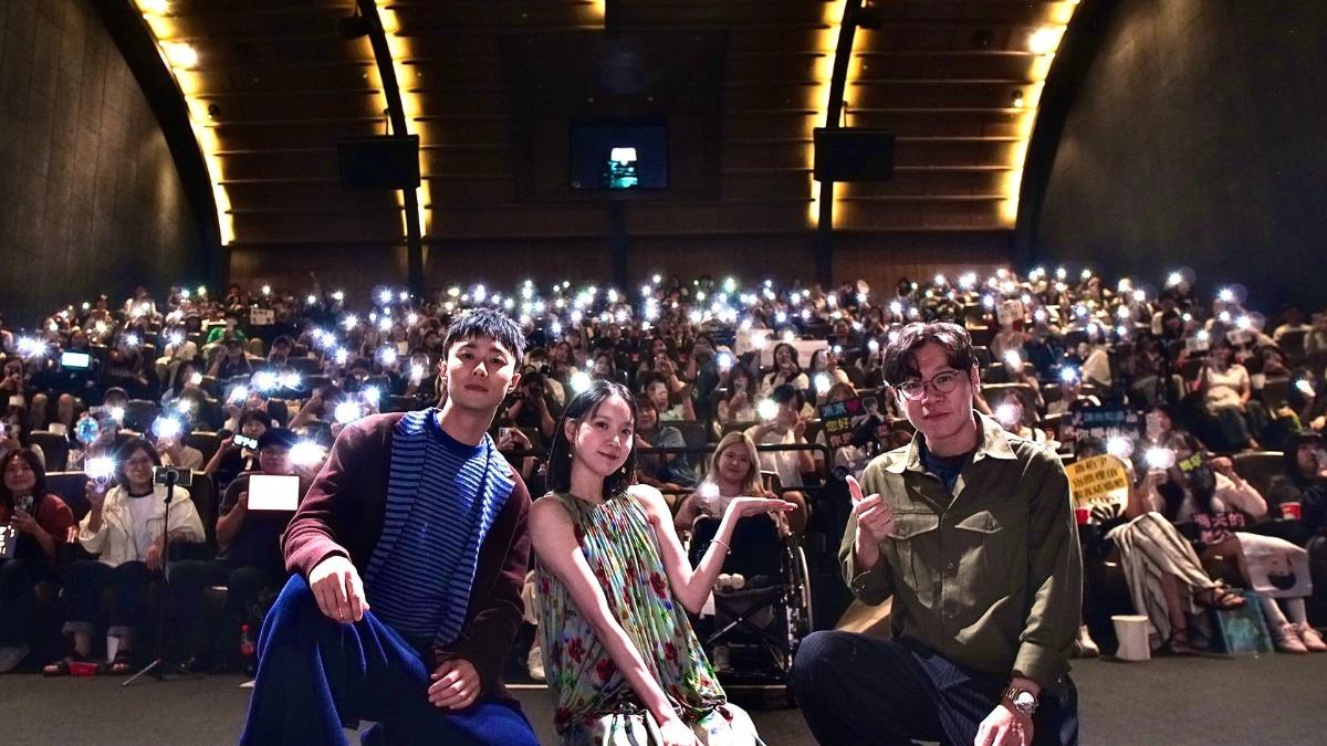 施柏宇、程予希互動冒粉紅泡泡！　《夏日最後的祕密》韓國上映引暴動