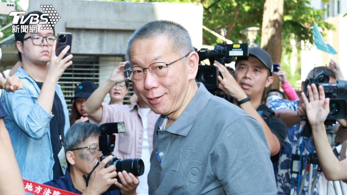 民眾黨前主席柯文哲今（15）日回到法院開庭。（圖／TVBS）