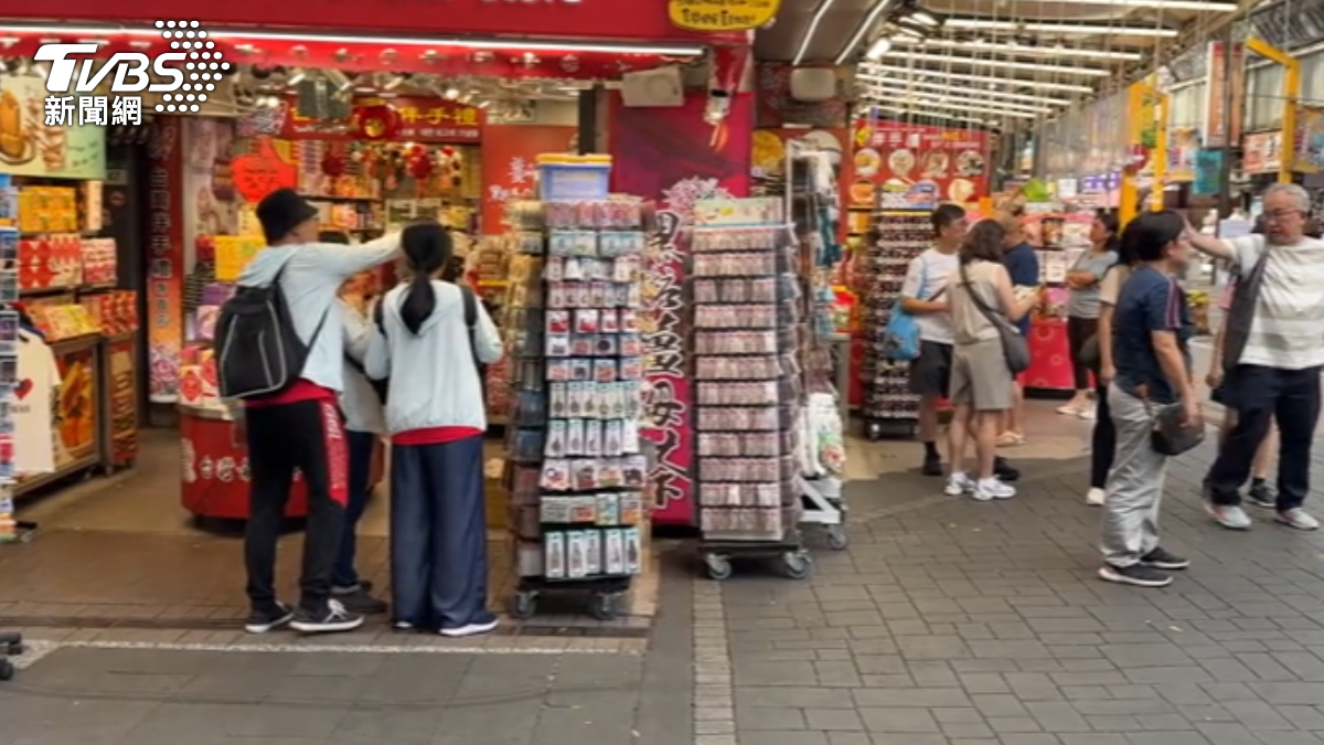 「大鵰燒」標榜台灣特產　網轟：低俗當有趣