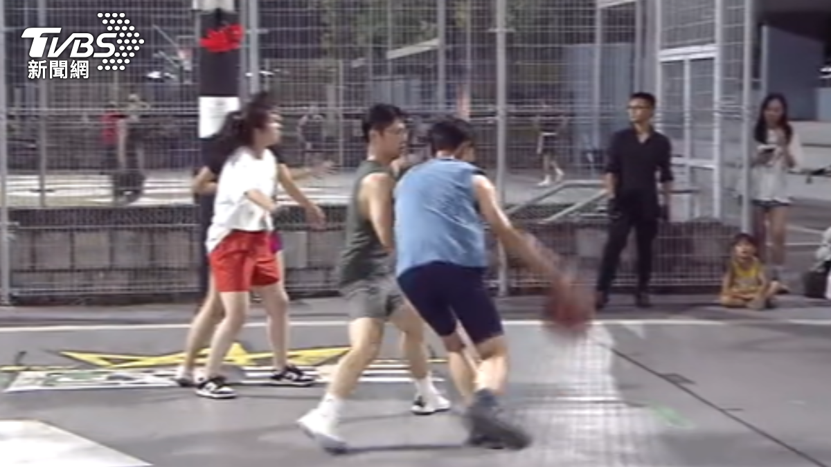 揪3V3鬥牛！黃國昌秀勾射　陳世軒下3分雨