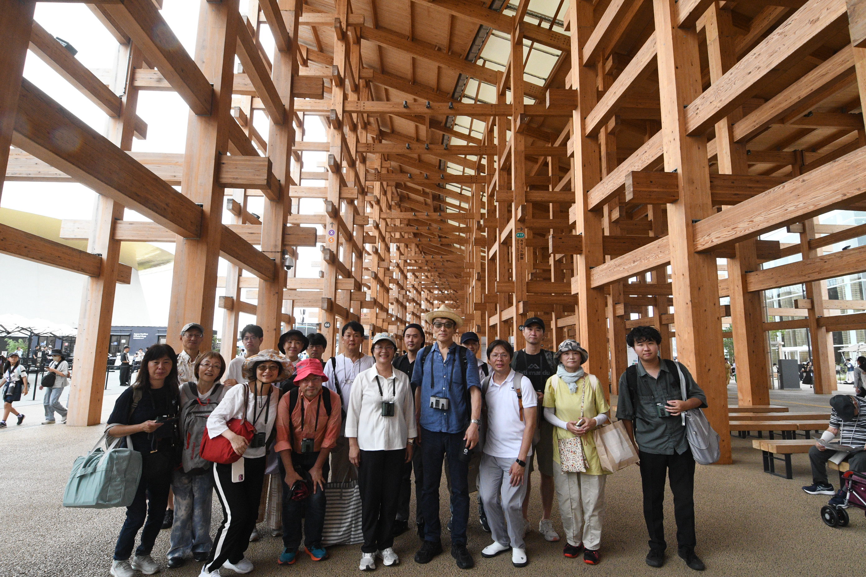 彰化縣長王惠美14日率團觀摩大阪世博後表示，這次大阪行收穫滿滿，要將寶貴的經驗帶回彰化，讓10月將在彰化登場的台灣設計展不只是展覽，更是一場生活與科技交融的體驗。（圖／中央社）