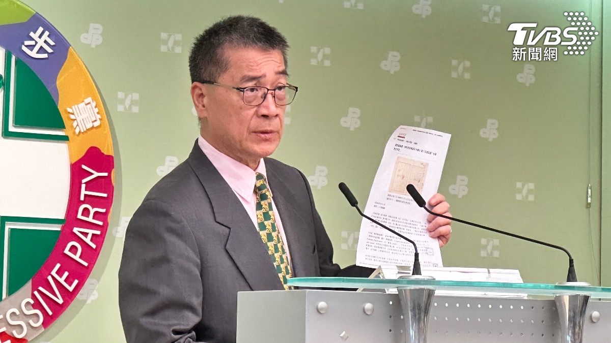 民進黨秘書長徐國勇今天表示，台北市長蔣萬安要先去問曾祖父怎對付台灣人民的，再來問他光復節。（圖／潘袁詩羽攝）
