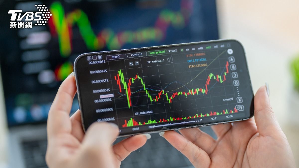 財政部次長阮清華今天表示，目前台股穩定但仍有不確定因素，難決定國安基金是否退場。（示意圖／shutterstock達志影像）