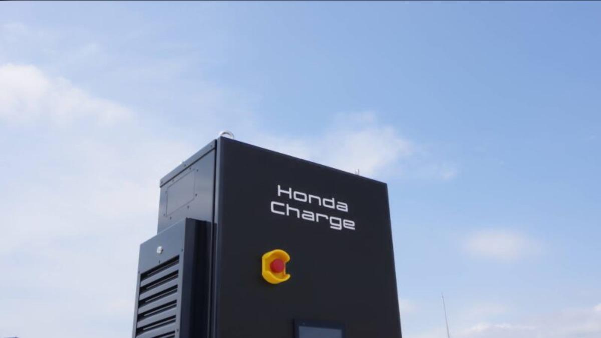 告別刷卡與APP操作！Honda EV充電一插即啟　全自動付款超便利