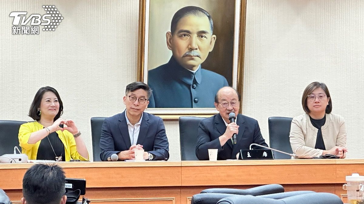 民進黨團19日選出新幹部。（圖／潘袁詩羽攝）