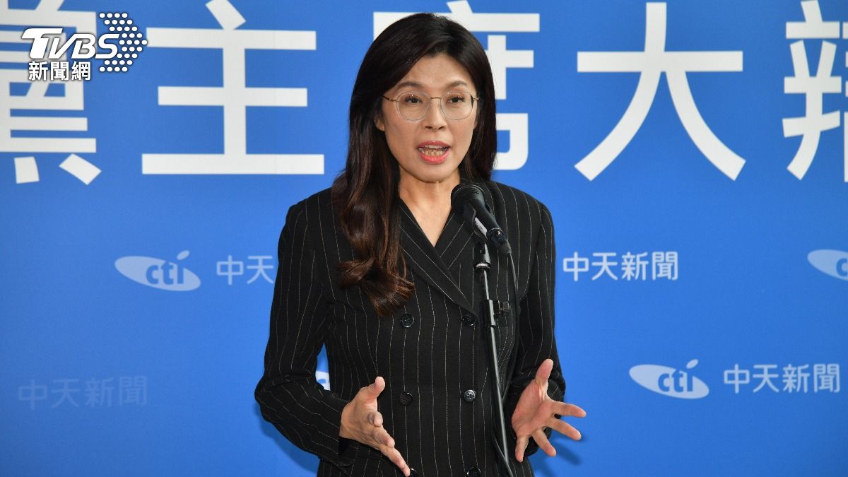 KMT candidate urges U.S. negotiations (TVBS News) KMT head hopeful warns against U.S. trade pressure
