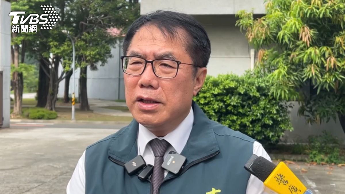 女高中生盜黃偉哲大頭照「宣布放颱風假」　法官裁定不罰原因曝