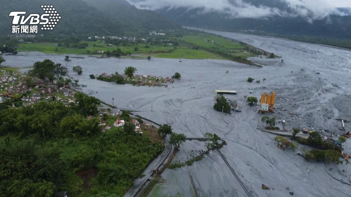花蓮馬太鞍堰塞湖溢流，造成光復鄉重大災情。（圖／TVBS資料照）