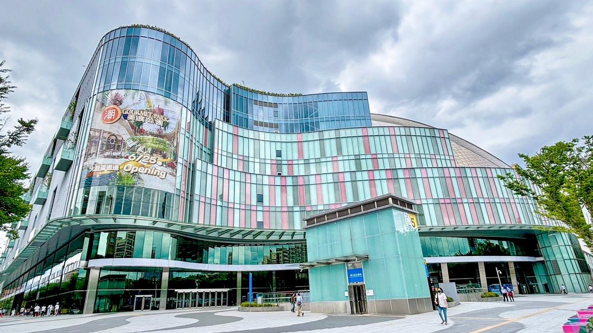 SOGO敦化館,SOGO熄燈,SOGO敦化館熄燈,SOGO敦化館收攤,台灣百貨公司熄燈,台灣百貨公司倒閉,SOGO大巨蛋,SOGO復興館,SOGO忠孝館