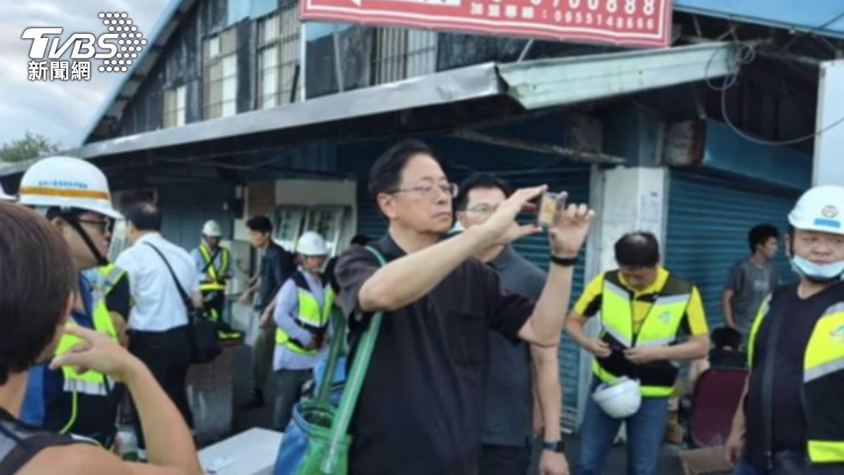 花蓮勘災！　野生張善政「背包客」、發加菜金