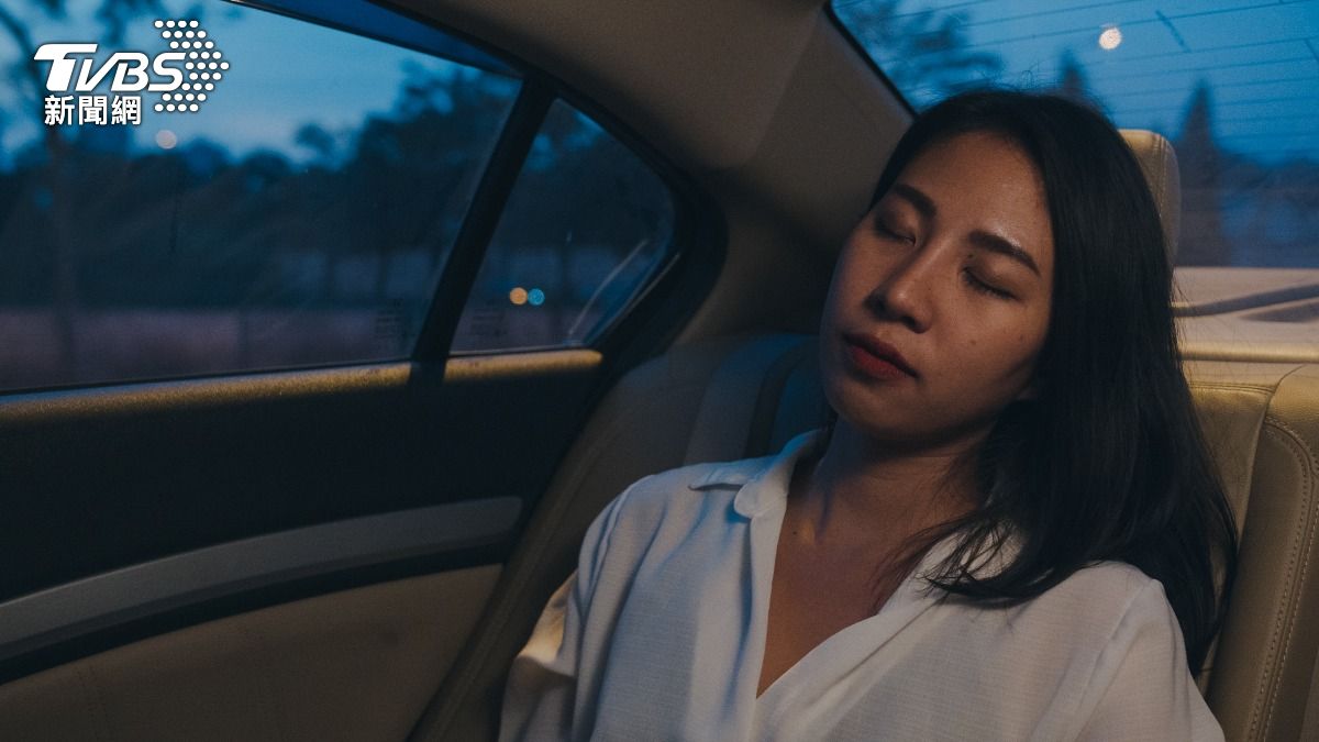 上車秒睡-上車想睡覺-上車就想睡-上車睡覺-上車就想睡覺-一上車就想睡-為什麼上車就想睡覺-為什麼坐車會想睡-為什麼坐車會累-黃軒