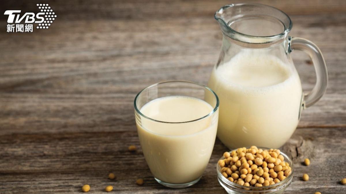 大豆蛋白的攝取方式有很多種，可以透過吃豆腐、喝豆漿等等。（示意圖／shutterstock達志影像）