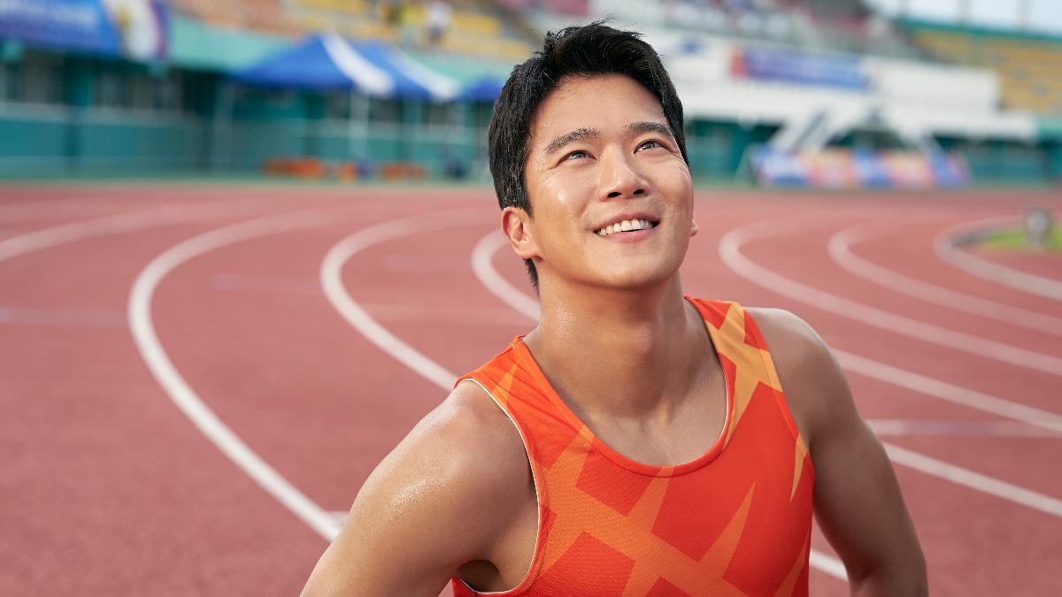 「腦性男」河錫辰睽違九年重返大銀幕，挑戰田徑運動員角色。（圖／ 原創娛樂提供）