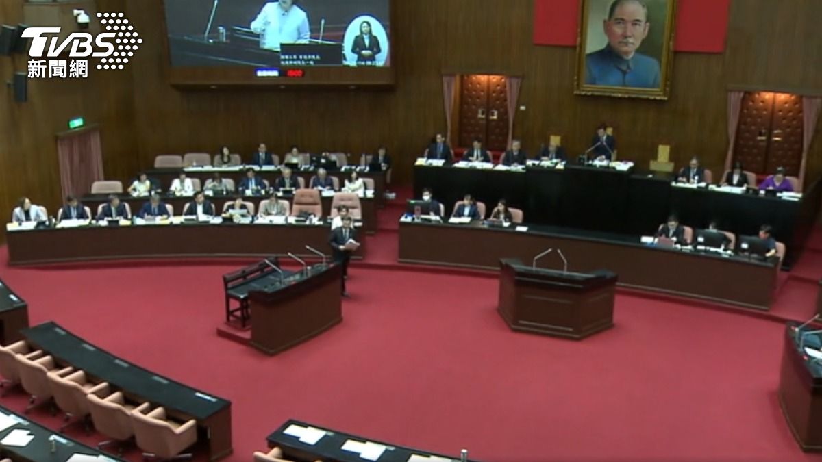 特別預算案連發加重債務　人均扛債25.6萬