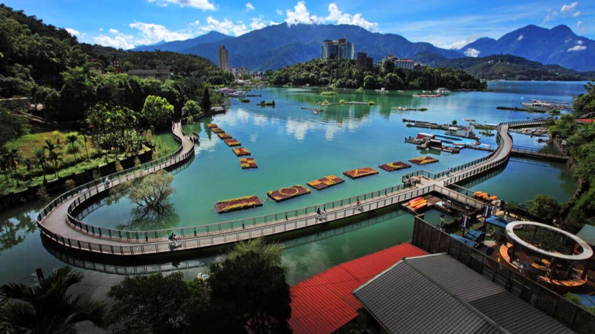 日月潭自行車道曾被外媒評為全球10大最美自行車道之一。（圖／翻攝自日月潭國家風景區）