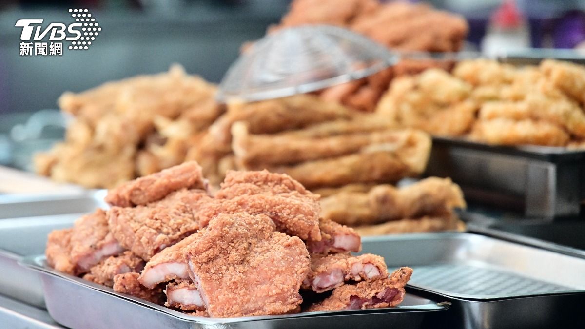 半夜不要看!台灣10大連鎖雞排店 人氣第一名「比銅板還要厚」