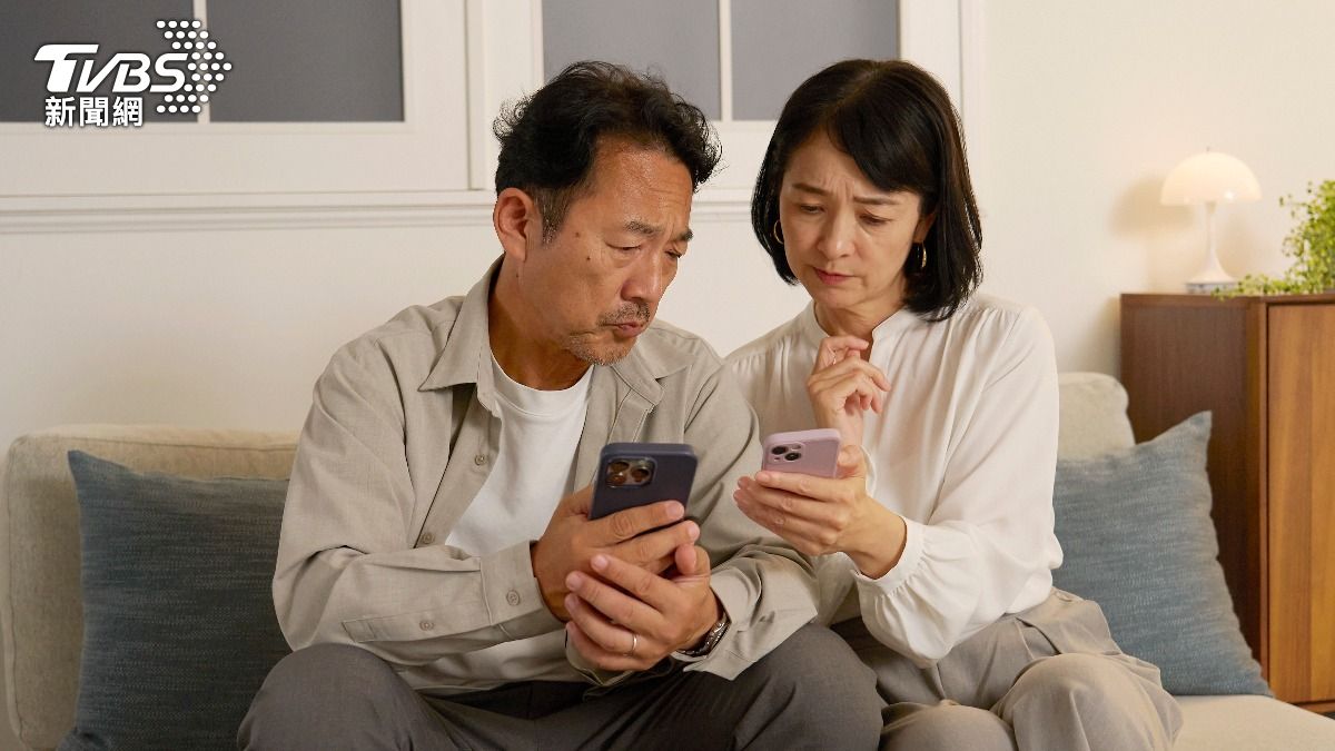 詐騙歹徒會假冒客服人員，以話術騙取消費者錢財。（示意圖／shutterstock 達志影像）