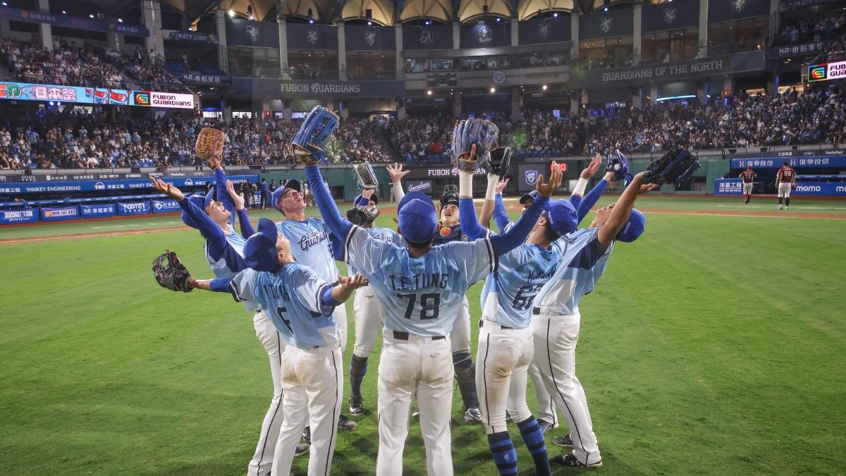 Fubon Guardians sign outfielder Lin Shu Yi from Brothers