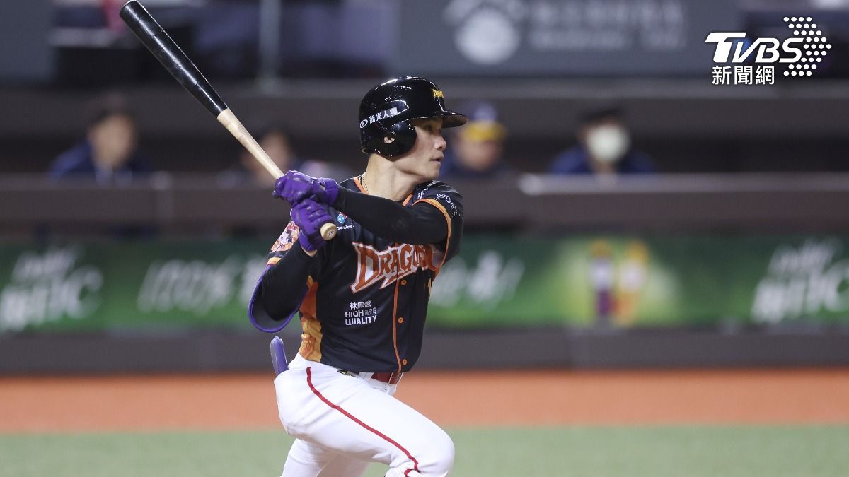 李凱威首度奪下中職盜壘王和安打王。（圖／中央社）