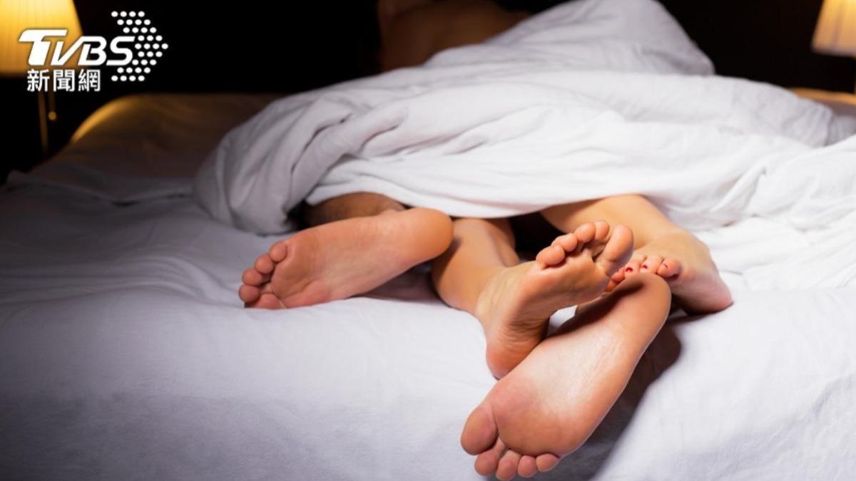 房仲2寶爸私約同店女業務「一週六次」！露骨對話流出被抓包