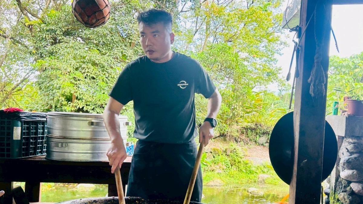 [討論] 鍾沛君老公在災區義煮