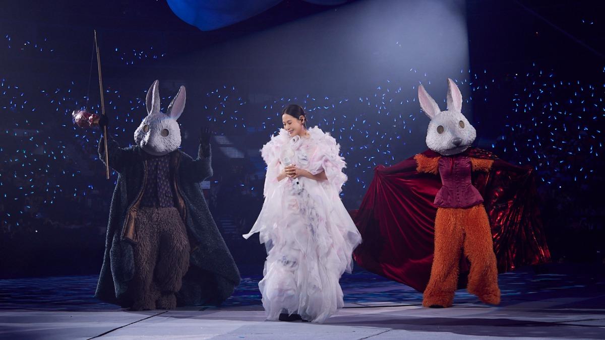 劉若英日前在泉州開唱，更出動12位藝術舞者化身白兔助陣。（圖／相信音樂提供）