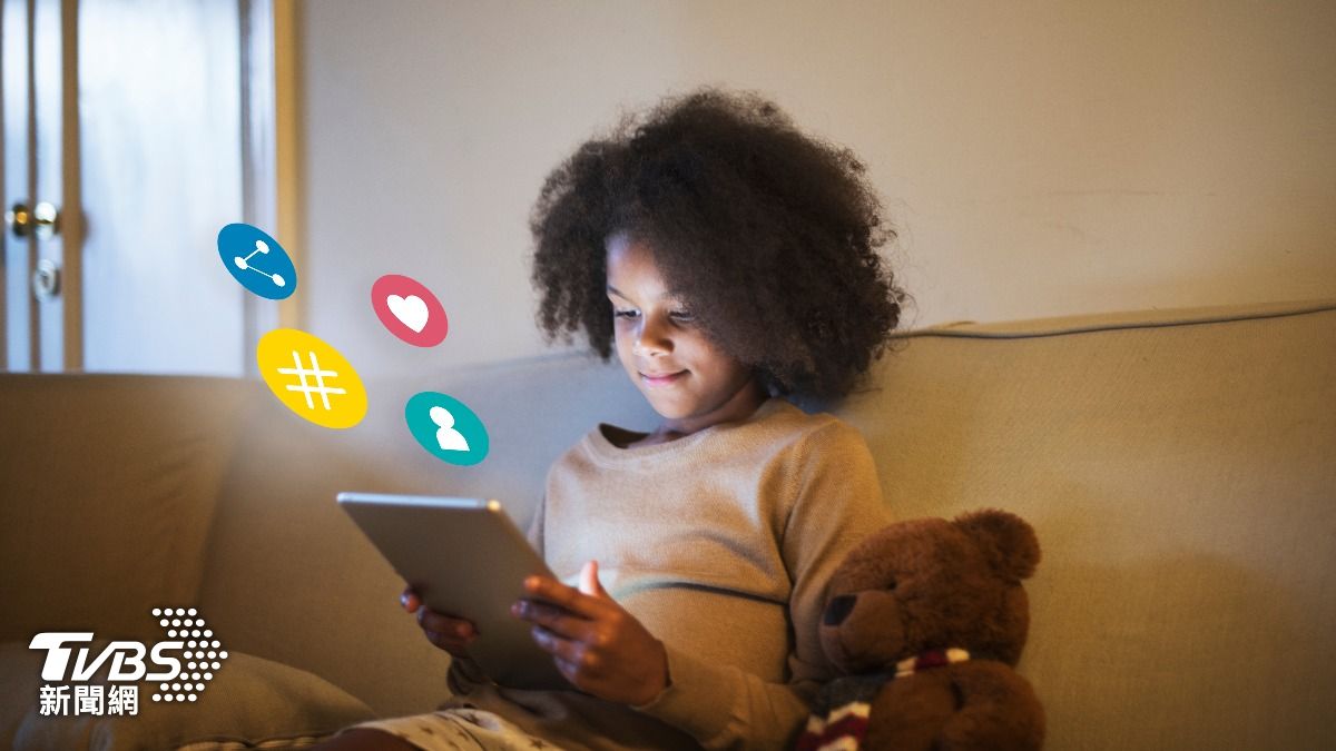 丹麥今天表示，計劃對15歲以下兒童實施社群媒體禁令。　（示意圖／達志影像Shutterstock）