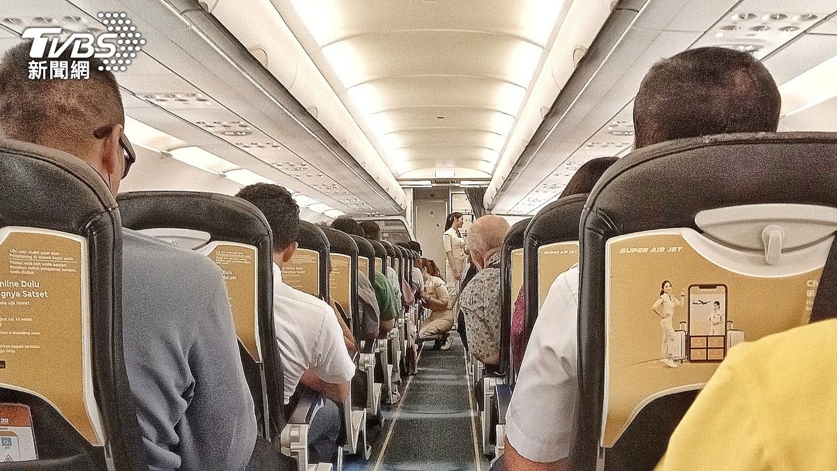 飛機-飛機座位-飛機座位選擇-飛機座位選擇推薦-飛機選位技巧-坐飛機哪個位置最好-如何選擇最適合自己的飛機座位-飛機座位怎麼選-飛機座位怎麼選比較好-飛機座位怎麼挑