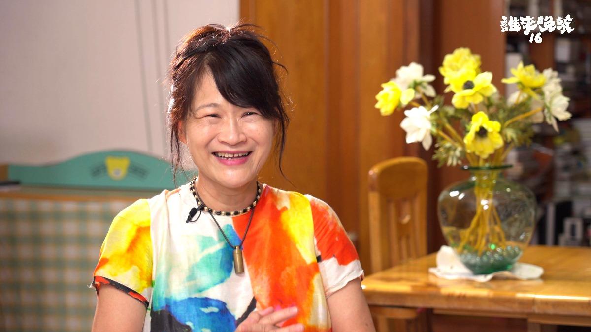 羅思容大方分享面對高齡長者的照護挑戰。（圖／公視提供）