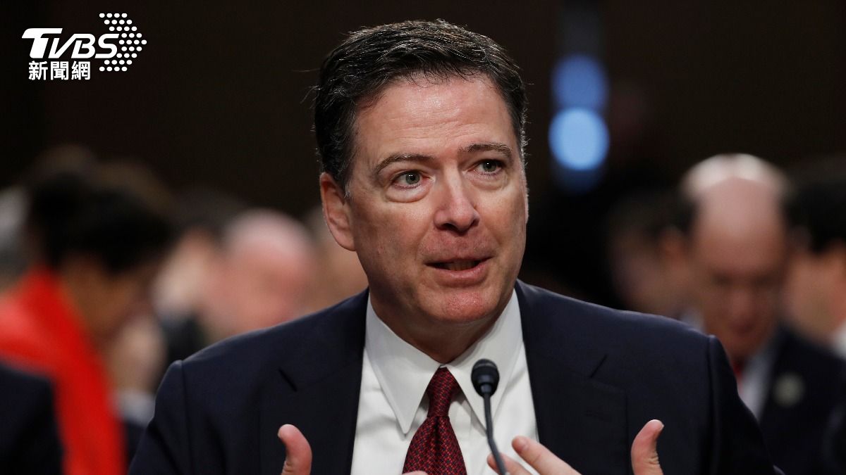 前美國聯邦調查局（FBI）局長柯米9月底遭司法部起訴不實陳述及妨害國會調查，今天首次開庭，柯米對兩項指控均不認罪。（資料照／達志影像美聯社）