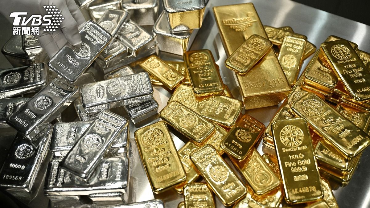 繼國際金價首度突破每盎司4000美元大關之後，白銀價格今天也創歷史新高。（圖／達志影像路透社）
