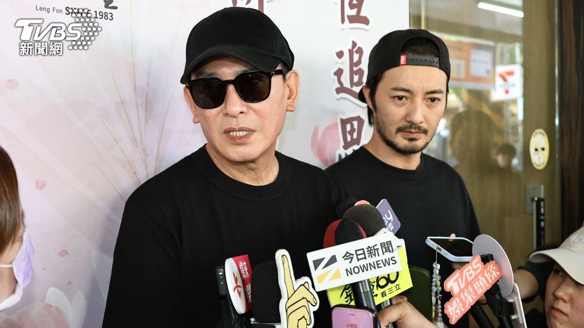 王識賢、古斌現身顏正國靈堂。（圖／張哲鳴攝）